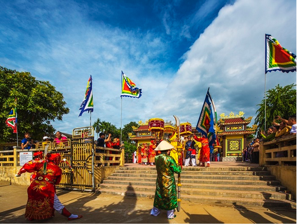Khám phá lễ hội tại Huế